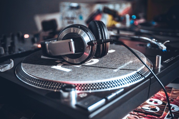 Цигун, танцы и акустические концерты: в столичных парках подготовили программу на выходные