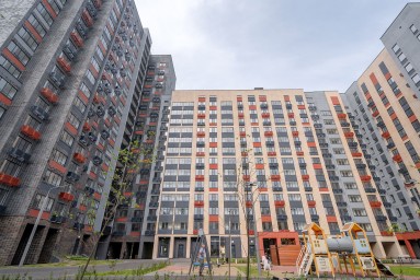 Около 460 москвичей заключили договоры по программе реновации на квартиры в доме на Базовской улице