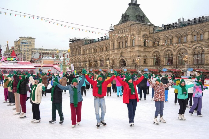 Олимпийская чемпионка провела мастер-класс по фигурному катанию для участников «Московского долголетия» Олимпийская чемпионка провела мастер-класс по фигурному катанию для участников «Московского долголетия»