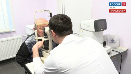 Тульские хирурги вернули зрение мужчине, который 40 лет видел одним глазом
