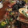 Жители одного из домов в Уссурийске пожаловались на свалку в соседней квартире