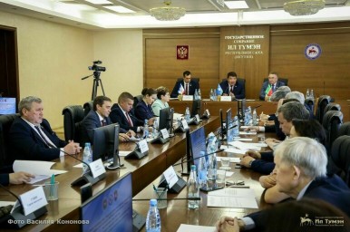 Парламентарии Якутии, Татарстана и Крыма встретились для обмена опытом