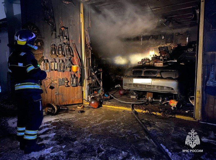 Тульские спасатели потушили два пожара за сутки Тульские спасатели потушили два пожара за сутки
