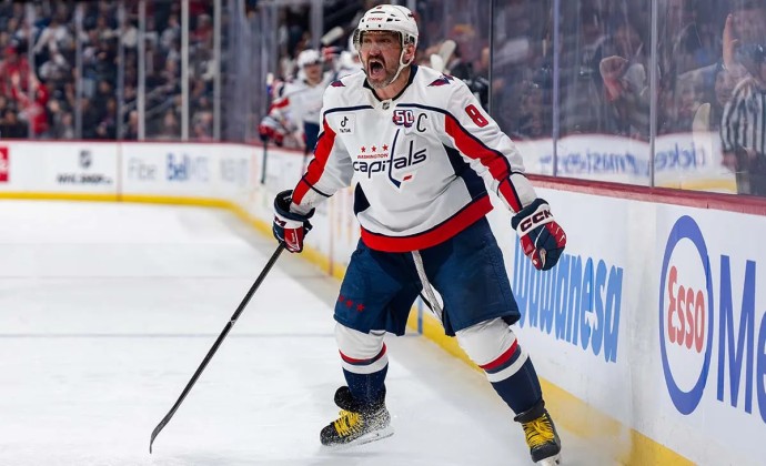 Овечкин вплотную подошёл к легендарному ветеранскому рекорду Горди Хоу в НХЛ Овечкин вплотную подошёл к легендарному ветеранскому рекорду Горди Хоу в НХЛ