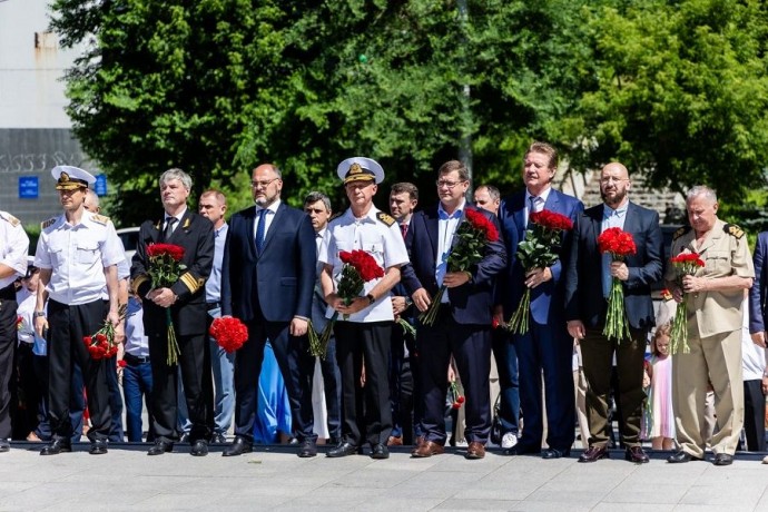 Владивосток отметил День работников морского и речного флота