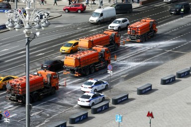 Дороги и тротуары в Москве промыли с шампунем в рамках подготовки к зиме