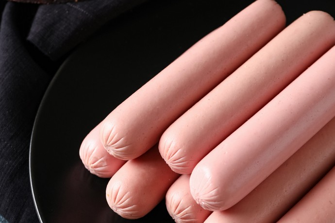 Врачи спасли мальчика, у которого в пищеводе застряла сосиска Врачи спасли мальчика, у которого в пищеводе застряла сосиска