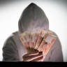 В Медвежьегорске 9-летняя девочка перевела с телефона матери 300 тысяч рублей мошенникам