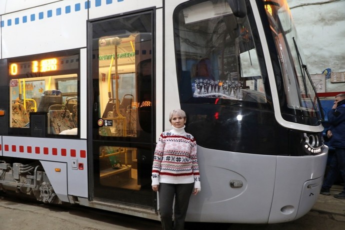 В Уфе начали ходить новогодние трамваи