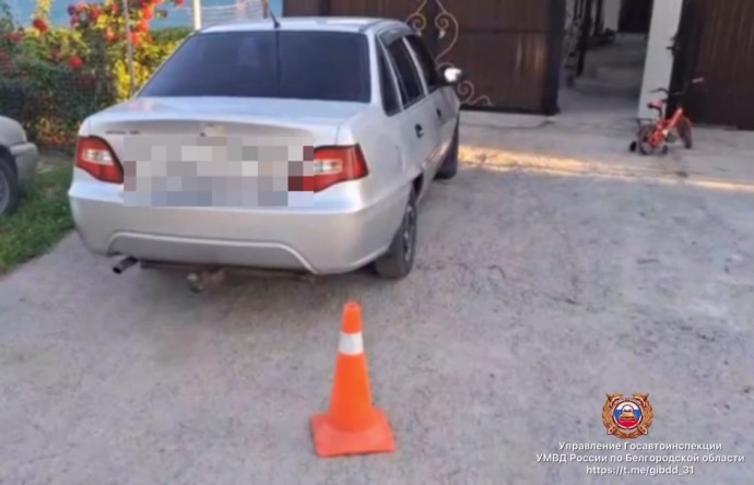 В Новооскольском округе иномарка наехала на годовалого мальчика