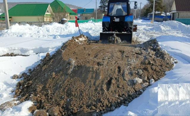 Часть дороги провалилась в деревне на юге Башкирии