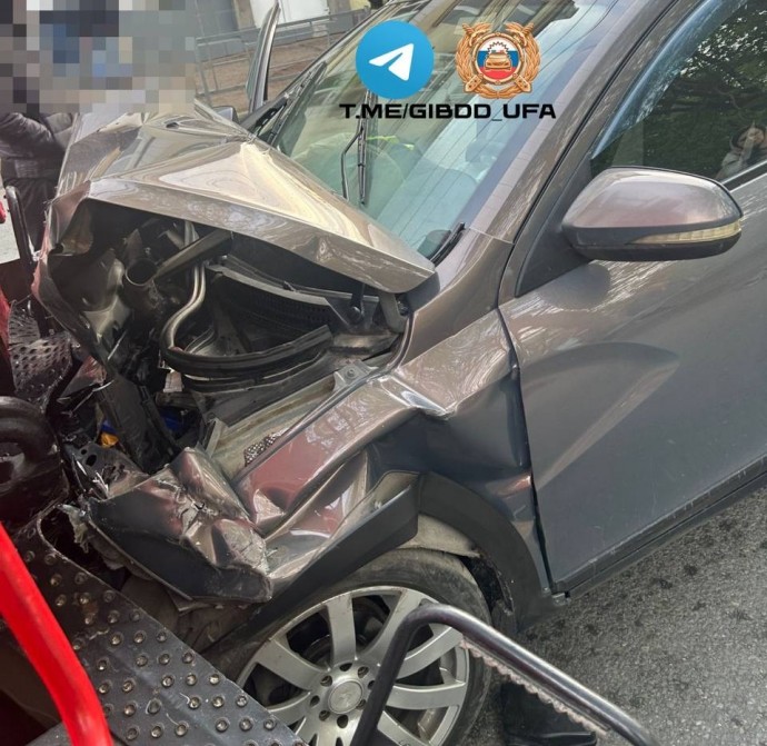 В Уфе в страшной аварии пострадали двое детей