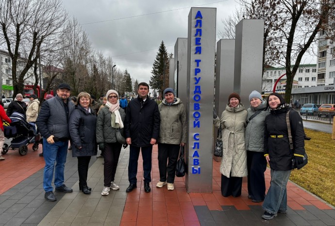 В городе Башкирии появилась аллея «Трудовой славы» В городе Башкирии появилась аллея «Трудовой славы»