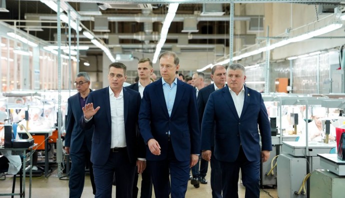 Денис Мантуров и Александр Дронов оценили работу новгородских предприятий