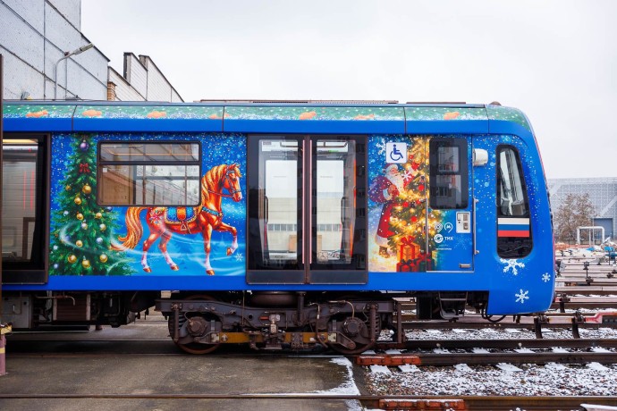 Еще 23 новогодних поезда вышли на линии столичного метро