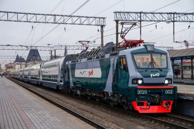 Двухэтажный поезд «Буревестник» отправился в первый рейс из Москвы в Нижний Новгород