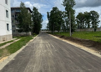В Екатеринославке обновили дворовые проезды и подъезд к детской площадке