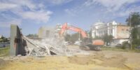 Возле церкви Иоанна Златоуста Астрахани сносят избушки под многоэтажки