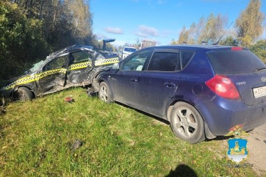 Костромские трагедии: водитель такси погиб в ДТП в Нерехтском районе