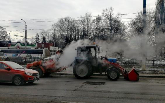 В Курске ищут подрядчиков для проведения ямочного ремонта дорог