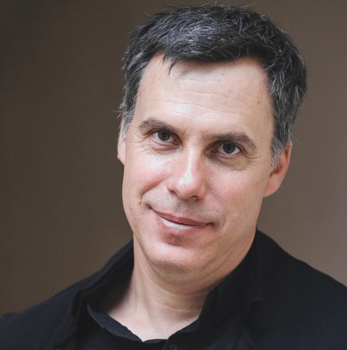 «Моя тетрадь в клеточку»: моноспектакль как разговор по душам