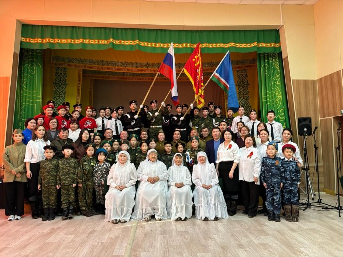 Знамя Победы встречают в населённых пунктах Момского района Якутии