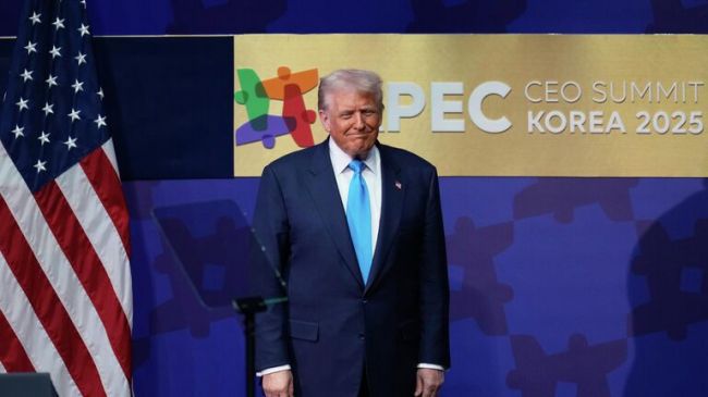 Трамп прибыл в Пусан на встречу с Си Цзиньпином Трамп прибыл в Пусан на встречу с Си Цзиньпином