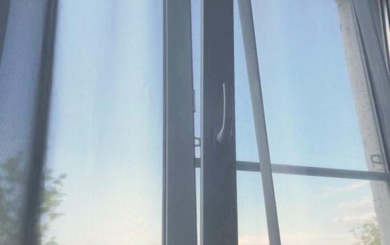 В Курске в филиале детской поликлиники №6 на этой неделе заменят повреждённые окна