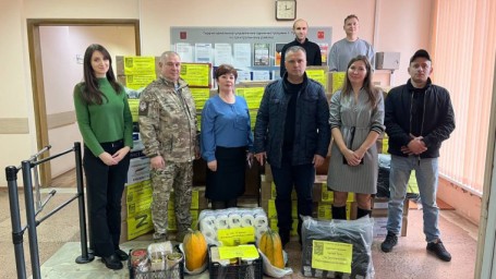 Туляки отправили гуманитарную помощь бойцам СВО ко Дню народного единства