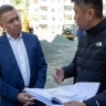 Ход капитального ремонта дворов на Амурской и Сахалинской проверил мэр областного центра