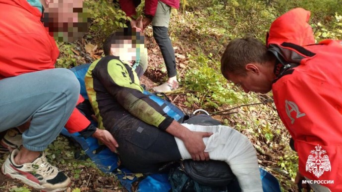 Экстремальная поездка по лесу в Приморье закончилась переломом и эвакуацией Экстремальная поездка по лесу в Приморье закончилась переломом и эвакуацией