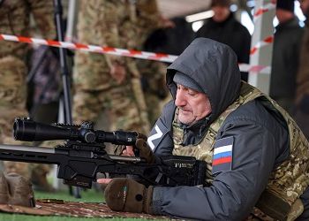 Василий Орлов посетил современный снайперский полигон в Якутске