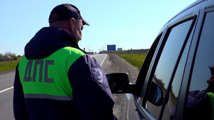 800 водителей в Петербурге привлекли к ответственности за выезд на «встречку»
