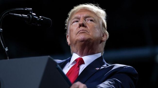 Окрыленный успехом в Латинской Америке Трамп решил «выкурить» сигару с Кубы