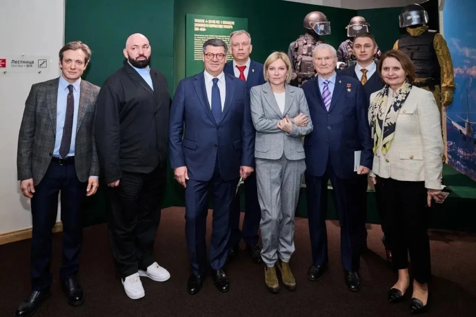 Ольга Любимова посетила выставку «Группа «Альфа». Первые полвека» в Музее современной истории России Ольга Любимова посетила выставку «Группа «Альфа». Первые полвека» в Музее современной истории России