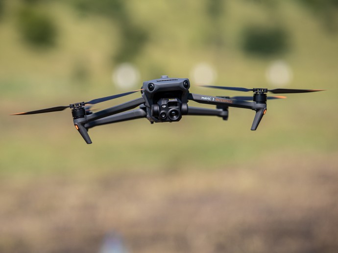 FPV-дрон атаковал автомобиль и убил водителя в Октябрьском