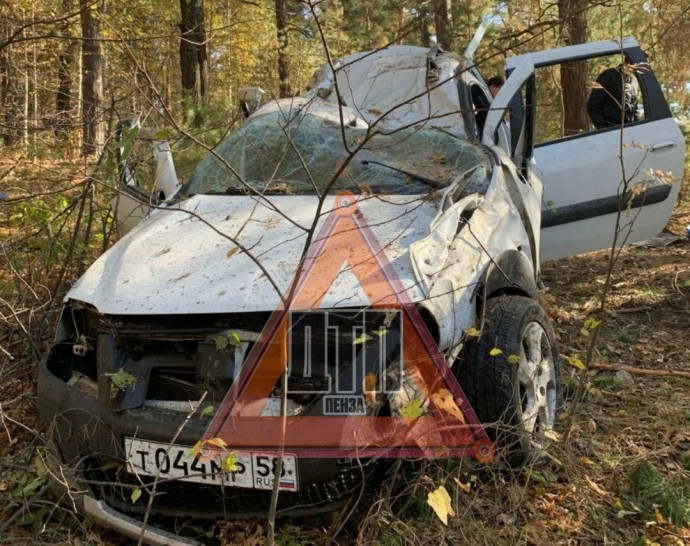 Появились новые фото с места жесткого ДТП с Ларгусом в Пензенской области