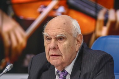 Известный скрипач Кравченко обвинил семью в краже коллекции за 120 млн рублей