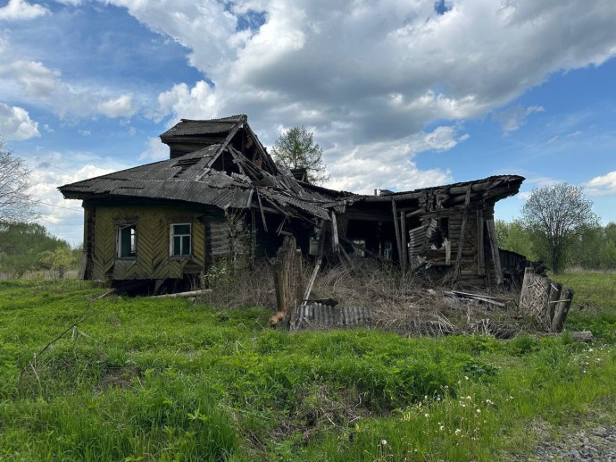 Более 330 фактически погибших зданий демонтировали в Ярославской области