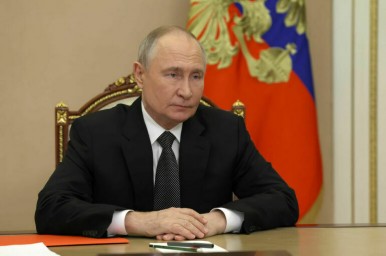 Путин встретился с авторами новых школьных учебников истории