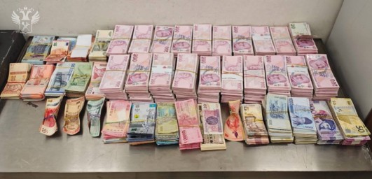 В Шереметьево задержали контрабандиста, у которого нашли около 100 тыс. долларов