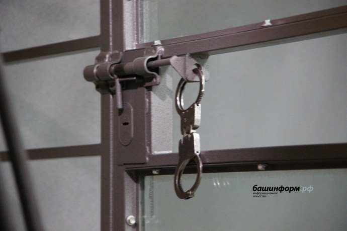 Житель Башкирии убил мужчину и сбежал с места преступления