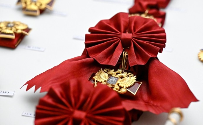 Владимир Путин вручил знаки отличия «За наставничество» двум учителям из Москвы и Рязанской области