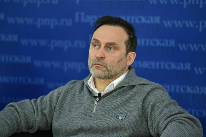 Депутат Свищев предложил наказывать директоров школ за поборы с родителей