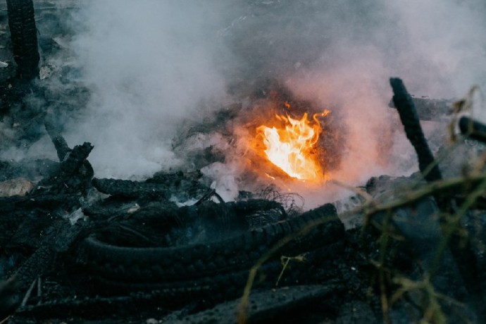 В страшном ночном пожаре в Пензенской области погибли три человека В страшном ночном пожаре в Пензенской области погибли три человека