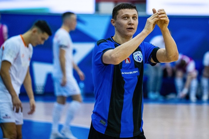 Капитан чемпионов России едва не лишился глаза во время матча (видео)