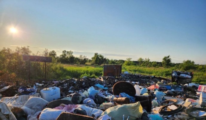 Огромная незаконная свалка обнаружена в одном из городов Приморского края