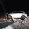 В Башкирии водитель разбил автомобиль, врезавшись в столб
