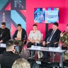 На полях Книжного салона встретились врачи, фронтовые поэты и представители духовенства