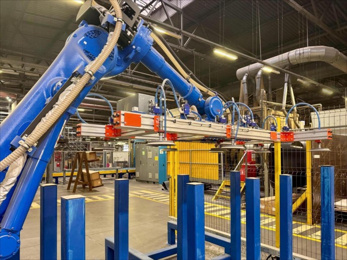 Робот «Яша» ускорил сортировку фанеры на мантуровском комбинате «Свеза»